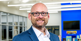 Headshot of Mark Snyder