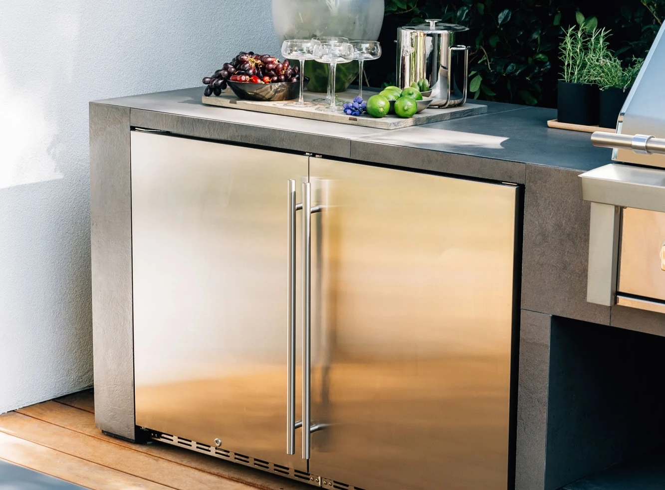 Outdoor Kitchen Upgrades That Simplify Hosting