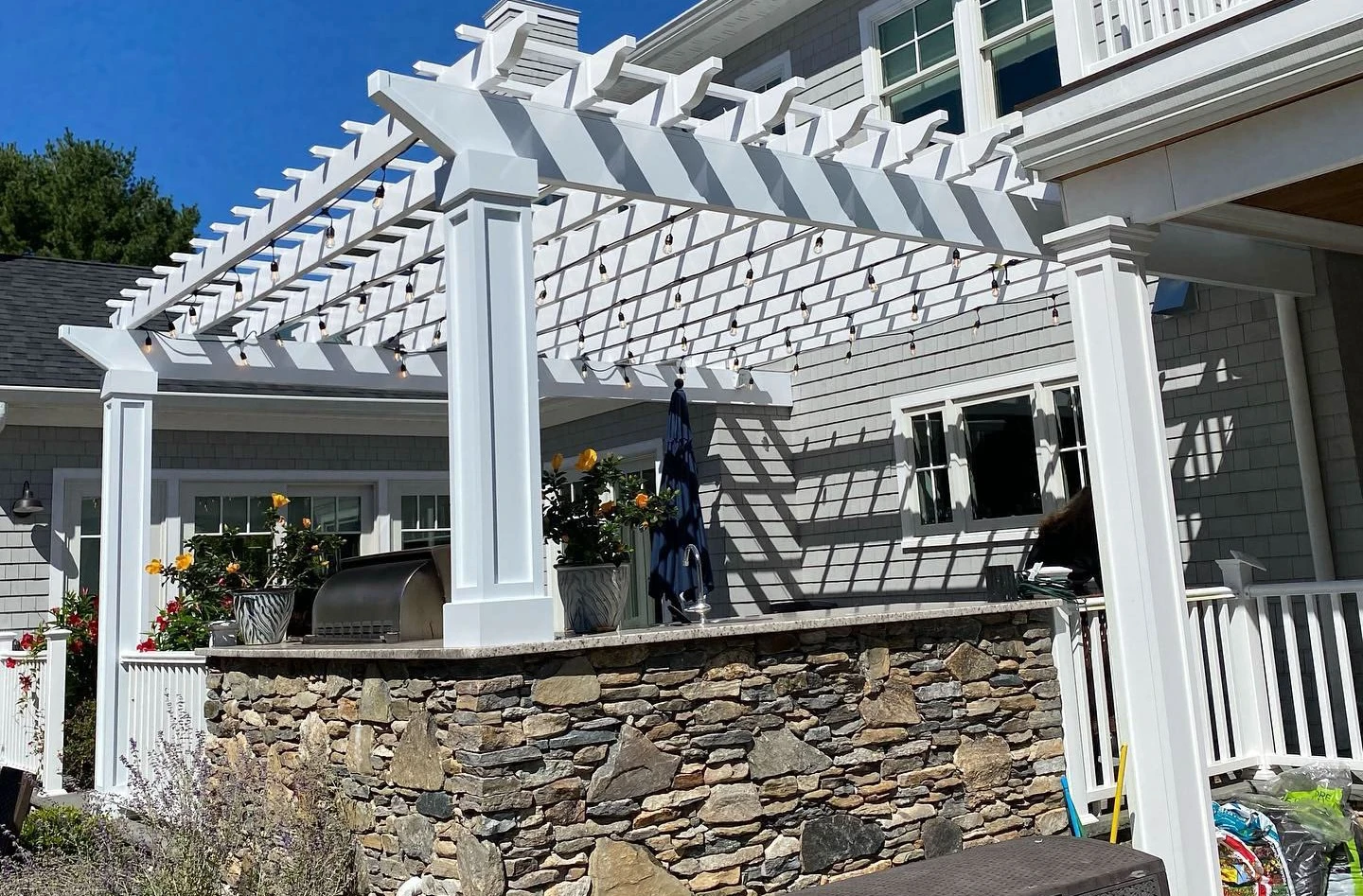Kitchen with Pergola: Shade, Style, and Space That Invites Everyone Outside
